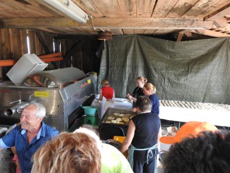 12. pohod Pomlad v prleških goricah Dan odprtih kleti in veselih ljudi, 28.5.2016 40